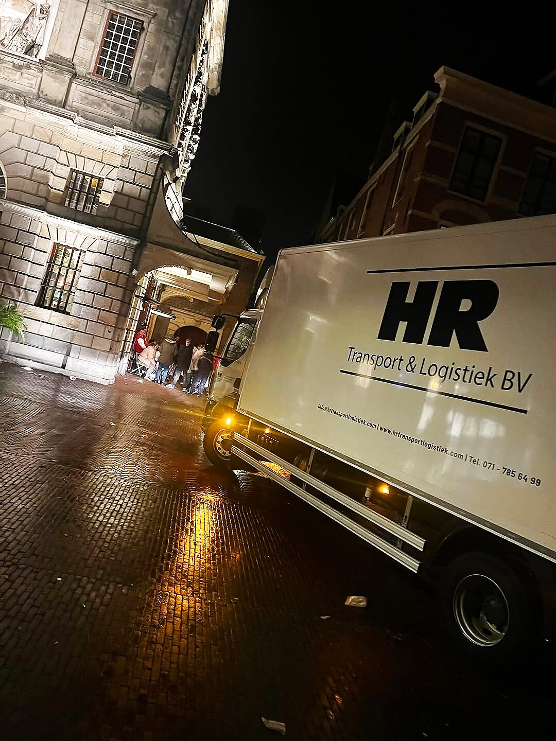 HR vrachtwagen 's nachts onderweg